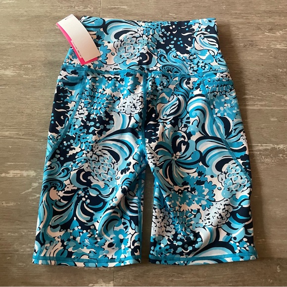 NWT Lilly Pulitzer UPF 50+ Luxletic 8" South Beach High Rise Bike Short - Picture 2 of 6
